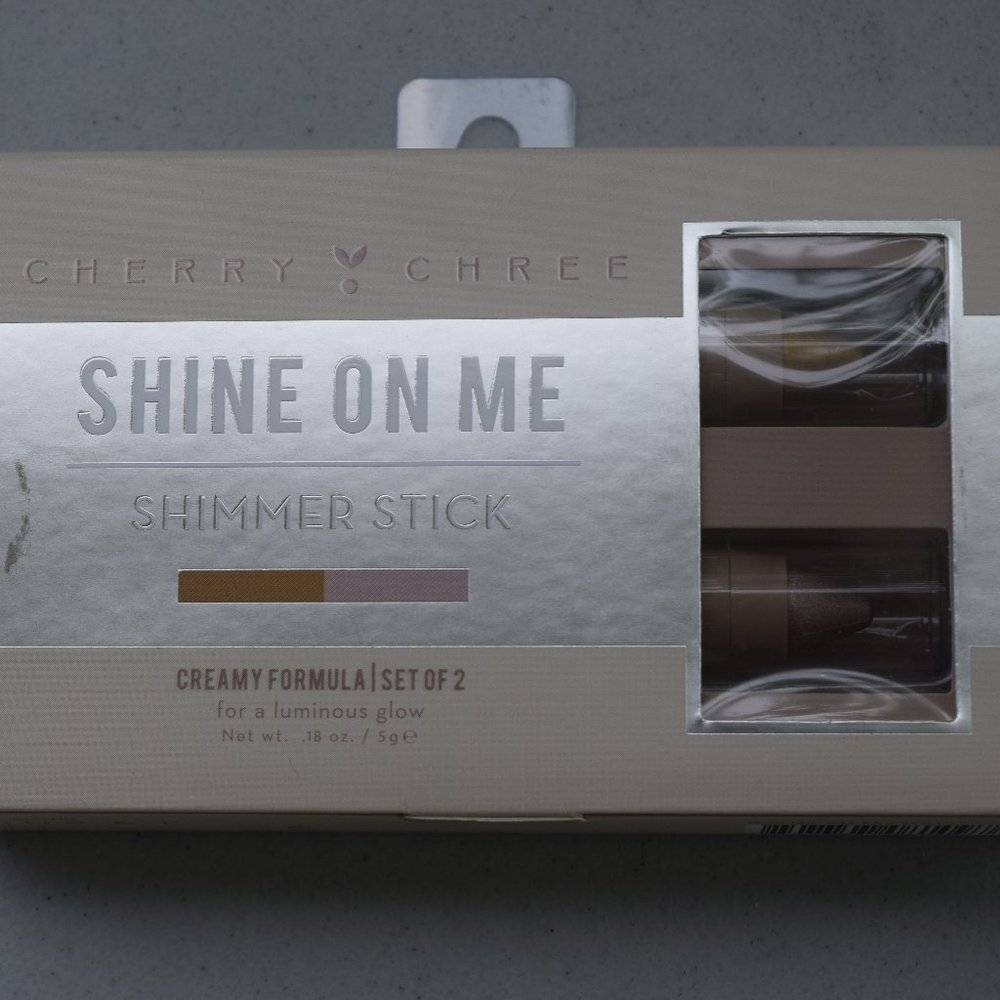 Shine on Me Shimmer Stick Duo Set Gold & Champagne